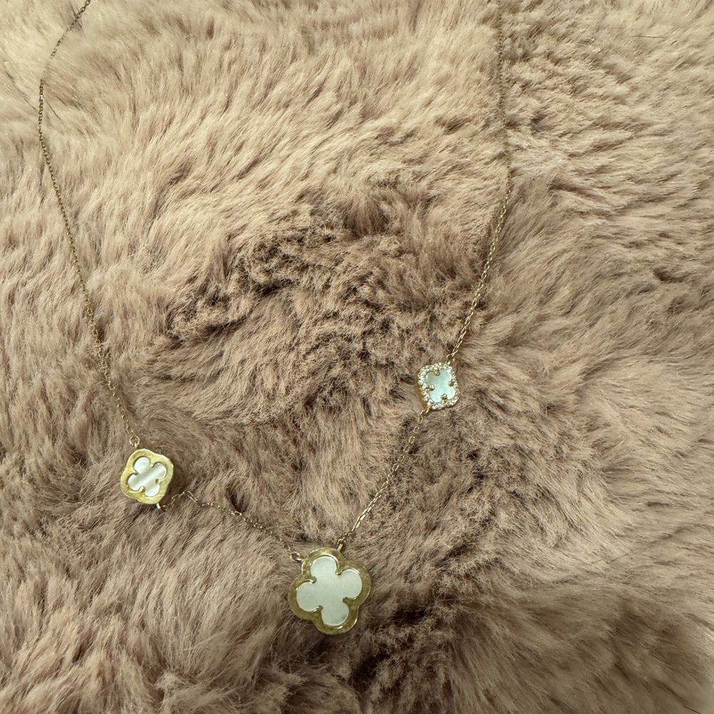 Elegant Gold and White Clover Necklace 18 inch